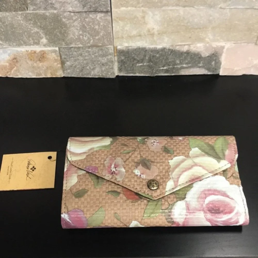 💥 Patricia Nash Cori Wallet with RFID Protection - Picture 3 of 9